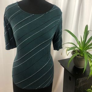Elbow-length sleeve knit top